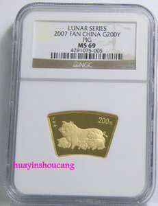 2007 pig 1/2oz fan gold coin NGC69